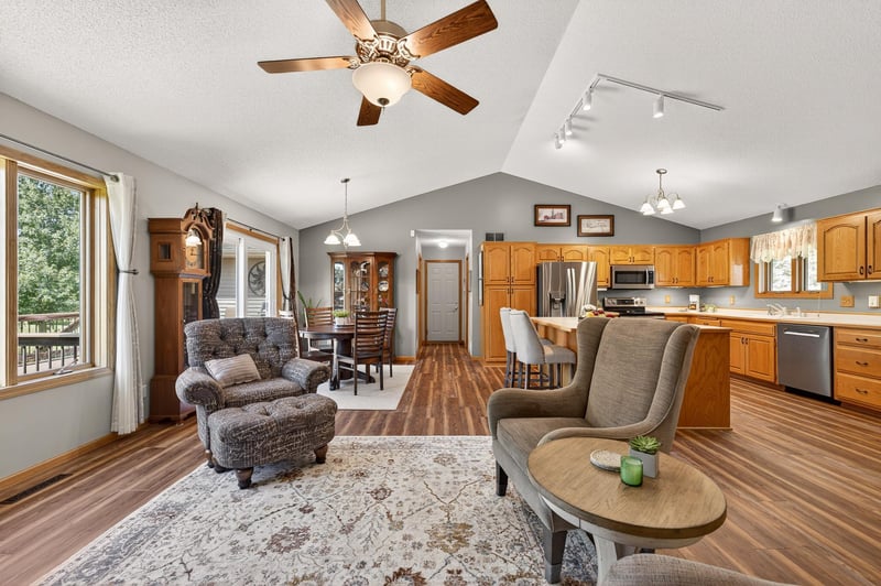 25294 Redwing Ave, Shafer, MN 55074