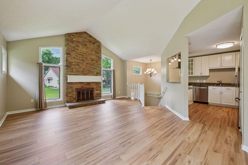 14170 Westridge Dr, Eden Prairie, MN 55347