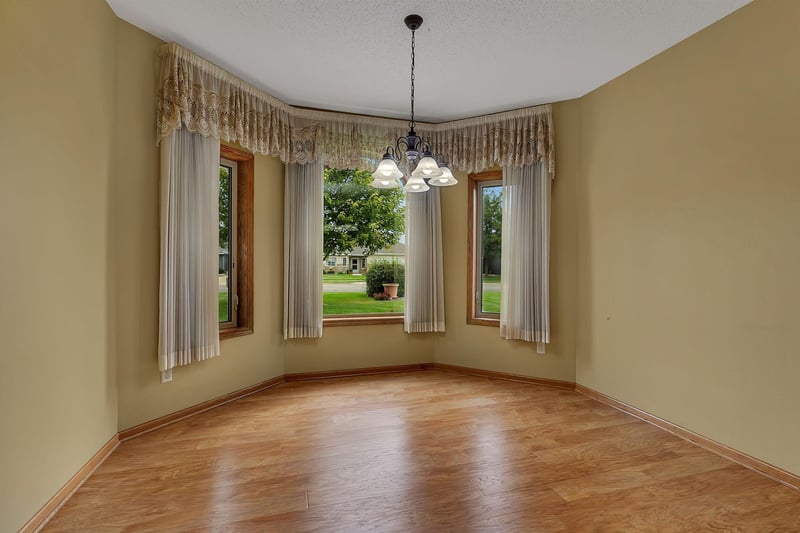 1127 Willow Pond Dr, Waite Park, MN 56387