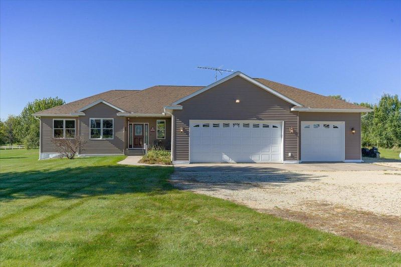 N5687 1210th St, Prescott, WI 54021