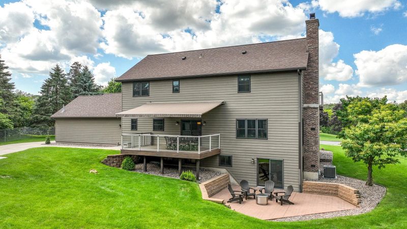 3946 Woodcrest Ct, Eau Claire, WI 54701