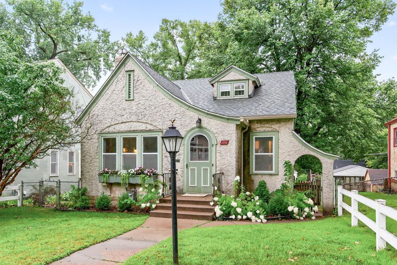 1116 James Ave, Saint Paul, MN 55105