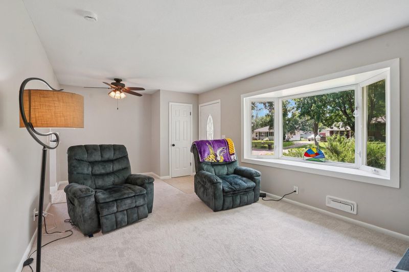 8629 Ingersoll Ave S, Cottage Grove, MN 55016