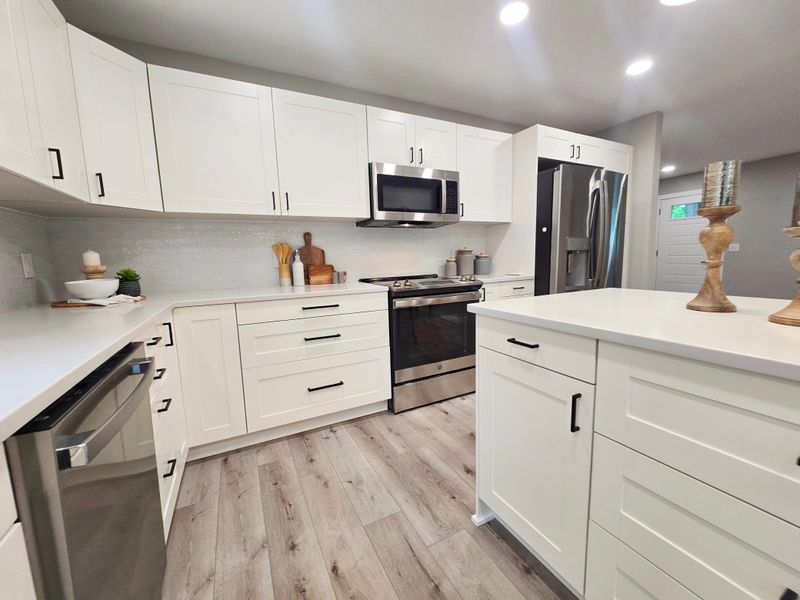 2710 Garden Ln, Mound, MN 55364