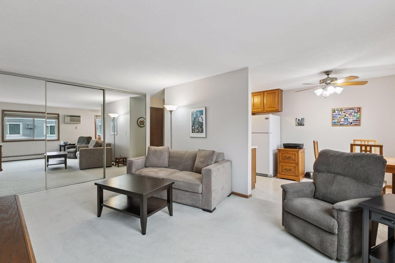 333 8th St SE #304, Minneapolis, MN 55414