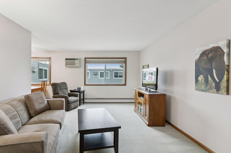 333 8th St SE #304, Minneapolis, MN 55414