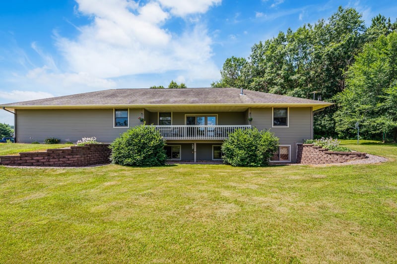 W5136 Hale Ct, Holmen, WI 54636