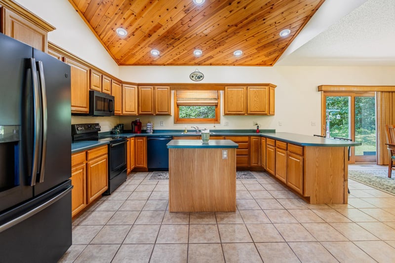 W5136 Hale Ct, Holmen, WI 54636