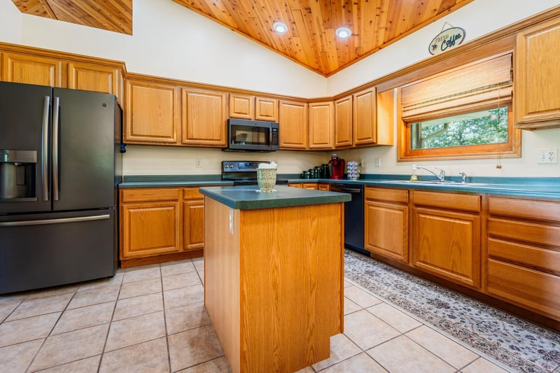 W5136 Hale Ct, Holmen, WI 54636