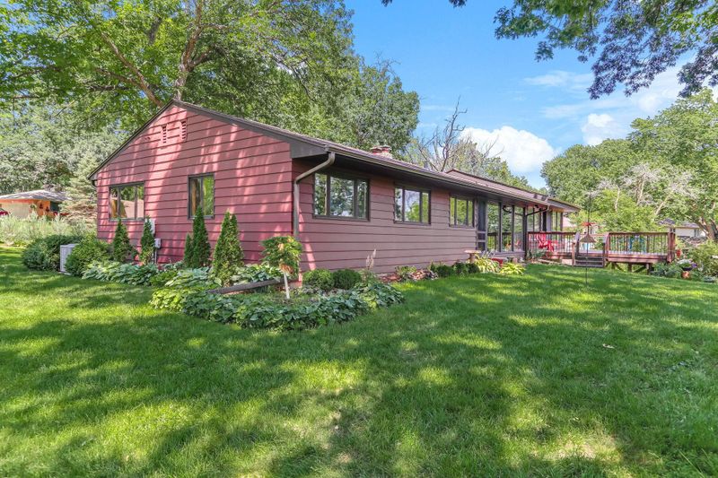 789 Viking Dr E, Little Canada, MN 55117