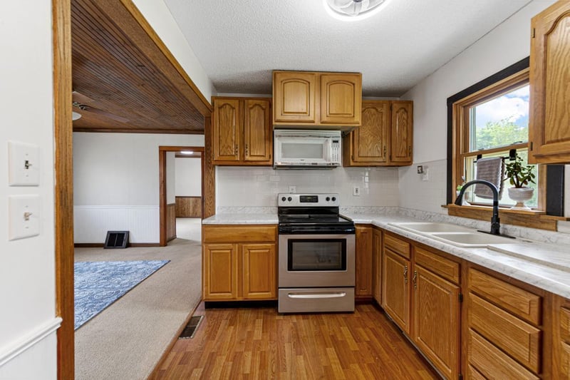 320 Leray Ave, Eagle Lake, MN 56024