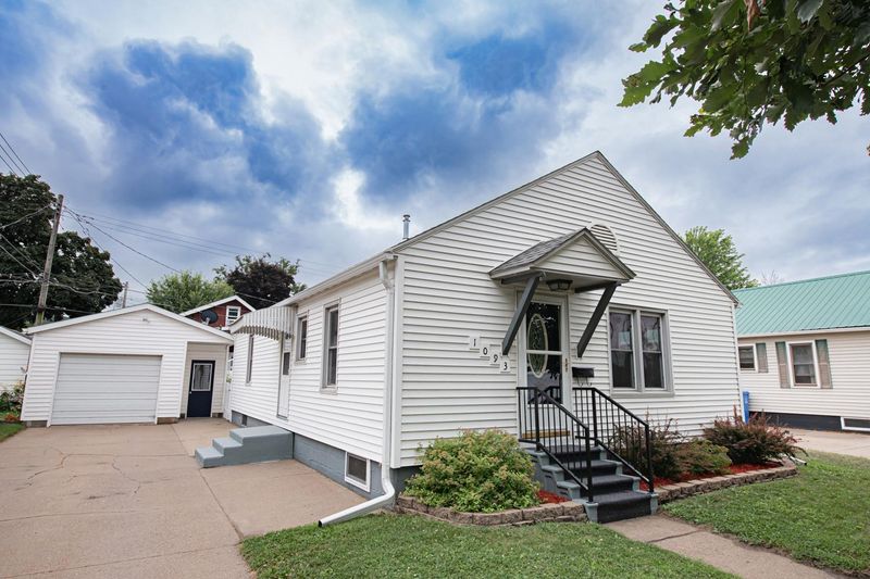 1093 Gale St, Winona, MN 55987