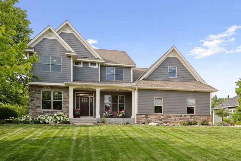 8250 Kelzer Pond Dr, Victoria, MN 55386