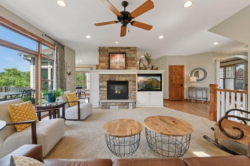 8250 Kelzer Pond Dr, Victoria, MN 55386