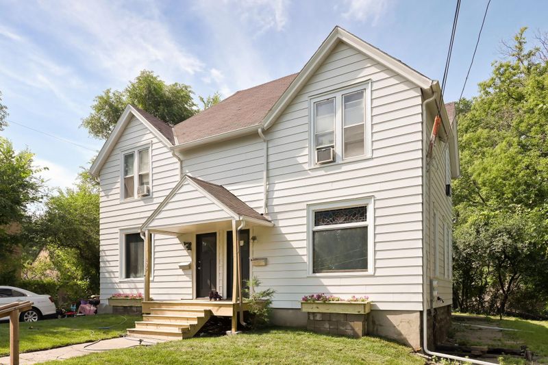 129 Morton St E, Saint Paul, MN 55107
