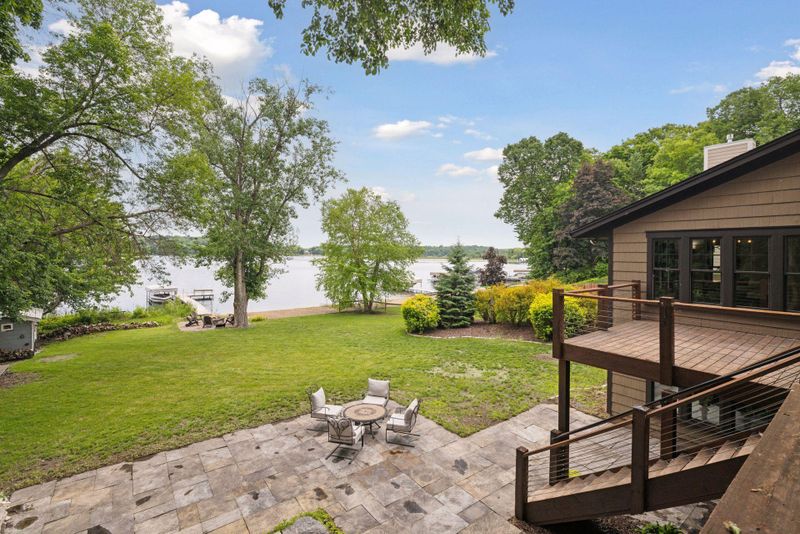 3920 Hawthorne Cir, Excelsior, MN 55331
