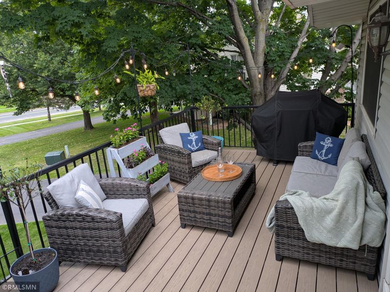 645 Evergreen Dr, Burnsville, MN 55337