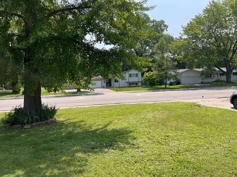 1711 Winnetka Ave N, Golden Valley, MN 55427