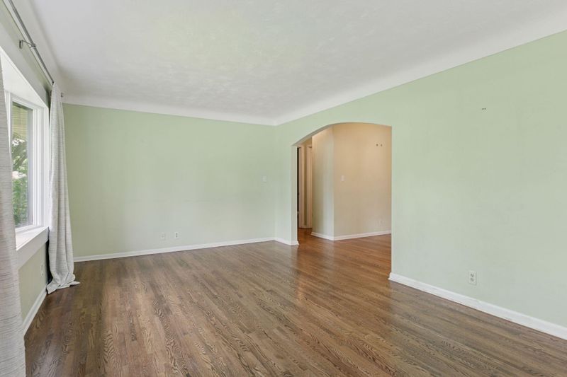 280 Edith Dr, West Saint Paul, MN 55118