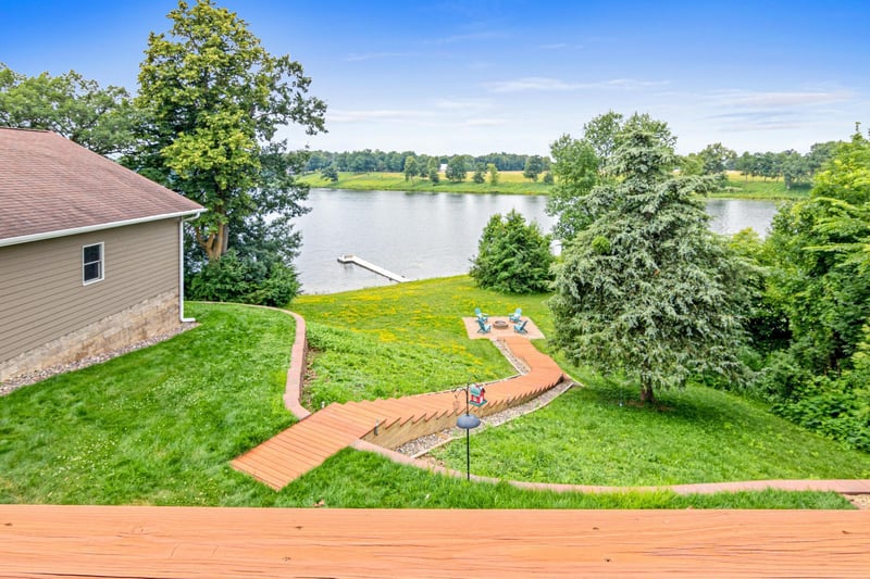 12605 314th St, Lindstrom, MN 55045