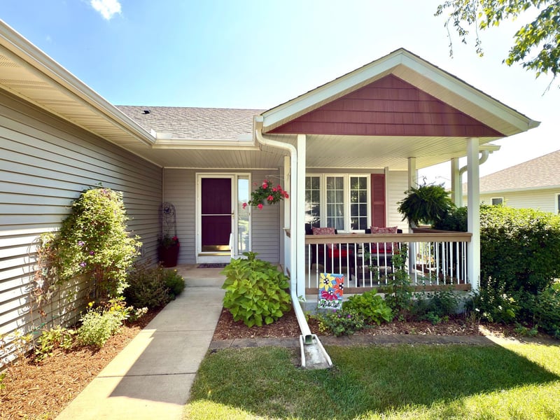 403 Grindstone Ln, Dundas, MN 55019