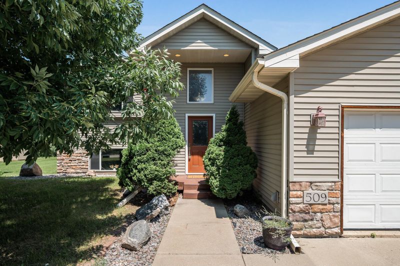 509 2nd St S, Montrose, MN 55363