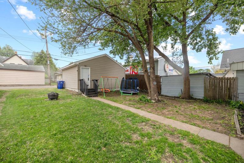 588 Van Buren Ave, Saint Paul, MN 55103