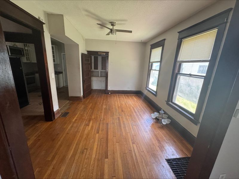 1051 Mclean Ave, Saint Paul, MN 55106
