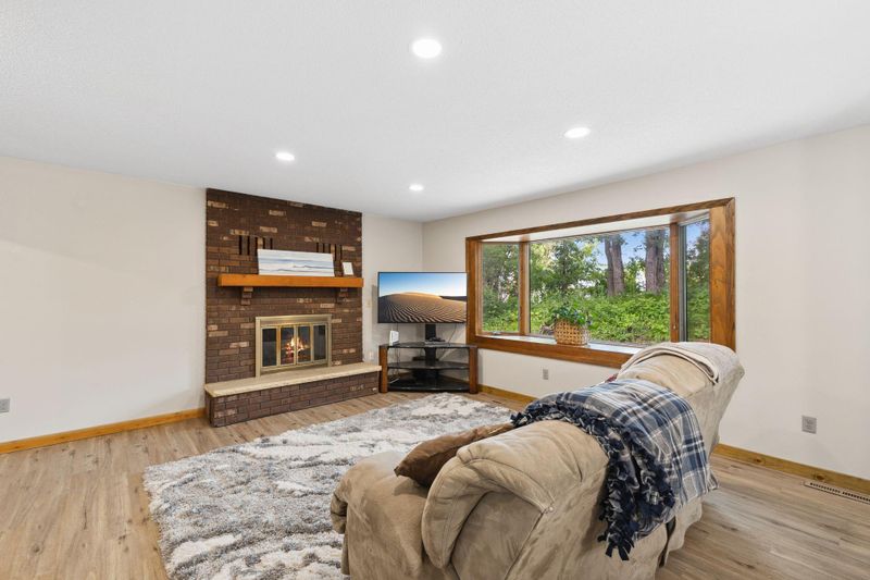 2234 Woodlynn Ave, Maplewood, MN 55109