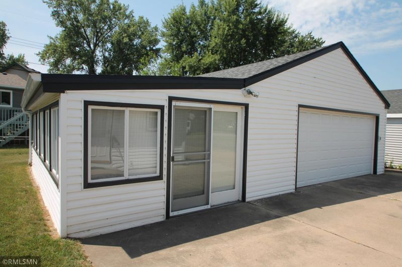 5327 53rd Ave N, Crystal, MN 55429