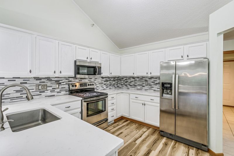 6873 Benton Way #59, Inver Grove Heights, MN 55076