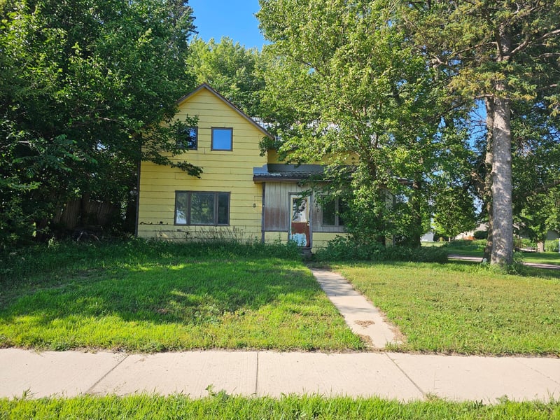 130 Grace Ave, Iona, MN 56141