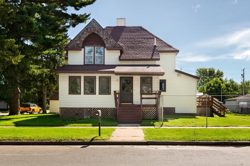 302 S Ellsworth St, Houston, MN 55943