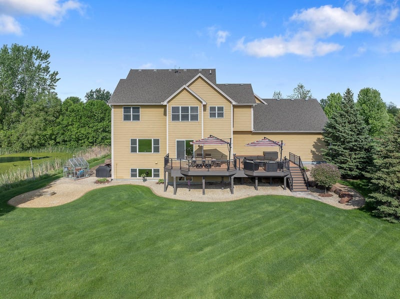11115 Red Leaf Dr, Rogers, MN 55374