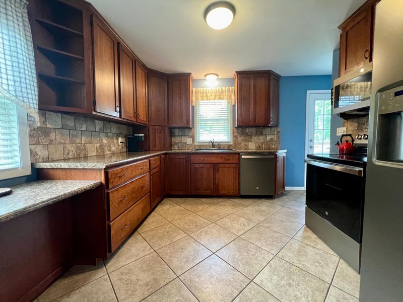 117 S Oregon Ave, Morris, MN 56267