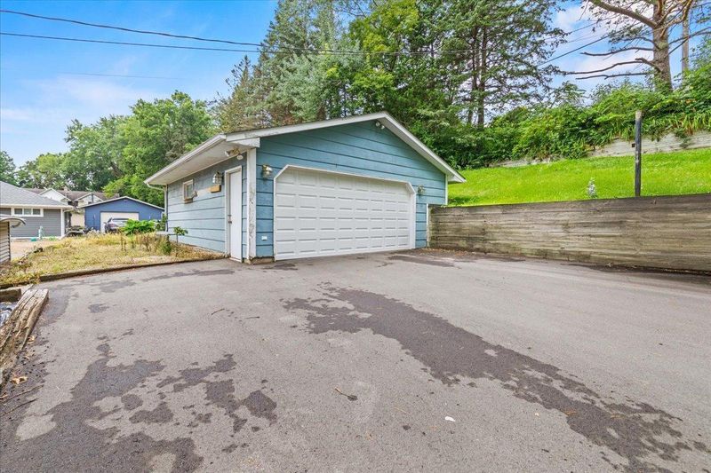 417 Lewis Ave N, Watertown, MN 55388