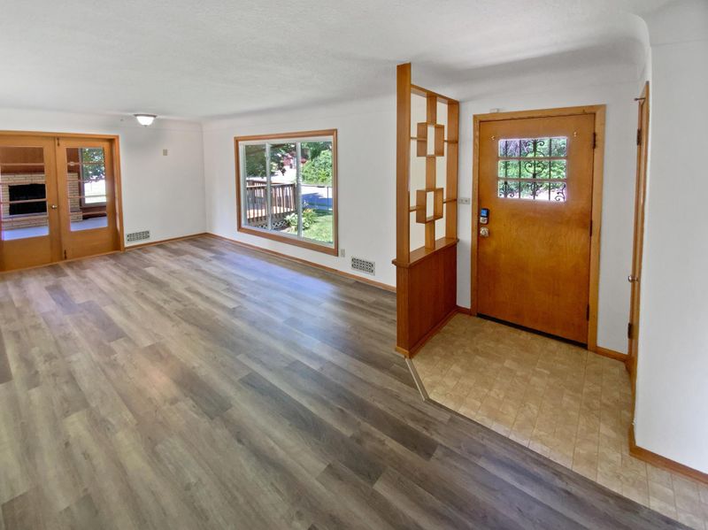 2082 Waukon Ave, Saint Paul, MN 55119