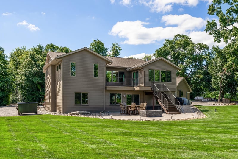 2815 Vega Ave, Mayer, MN 55360