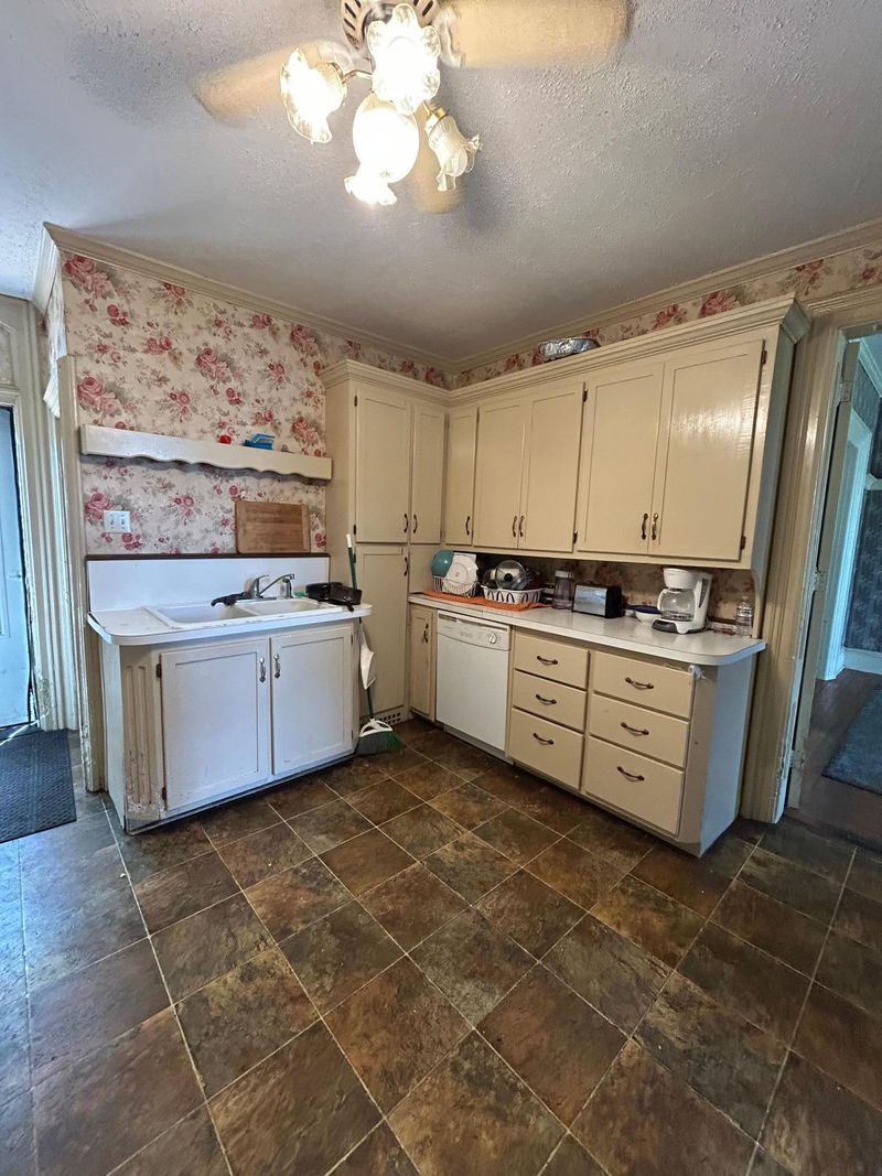 415 7th Ave E, Alexandria, MN 56308