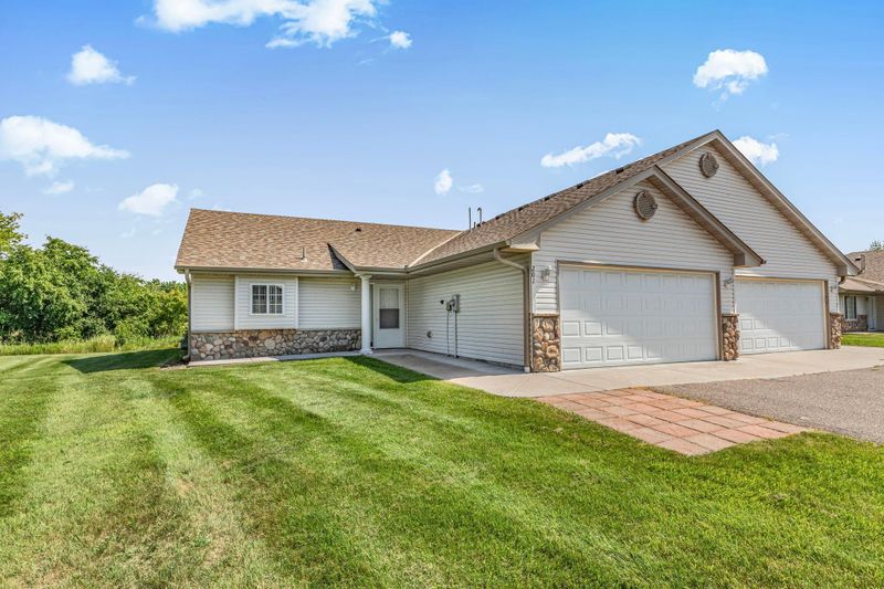 201 Appaloosa Ct, Braham, MN 55006
