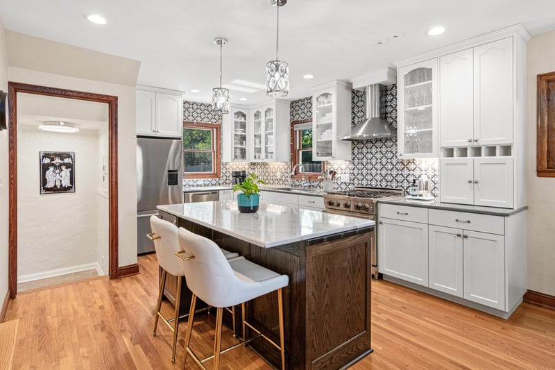 1856 Highland Pw, Saint Paul, MN 55116