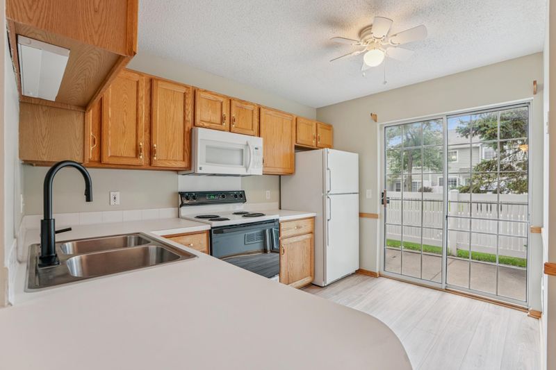 698 Mariner Way, Woodbury, MN 55129