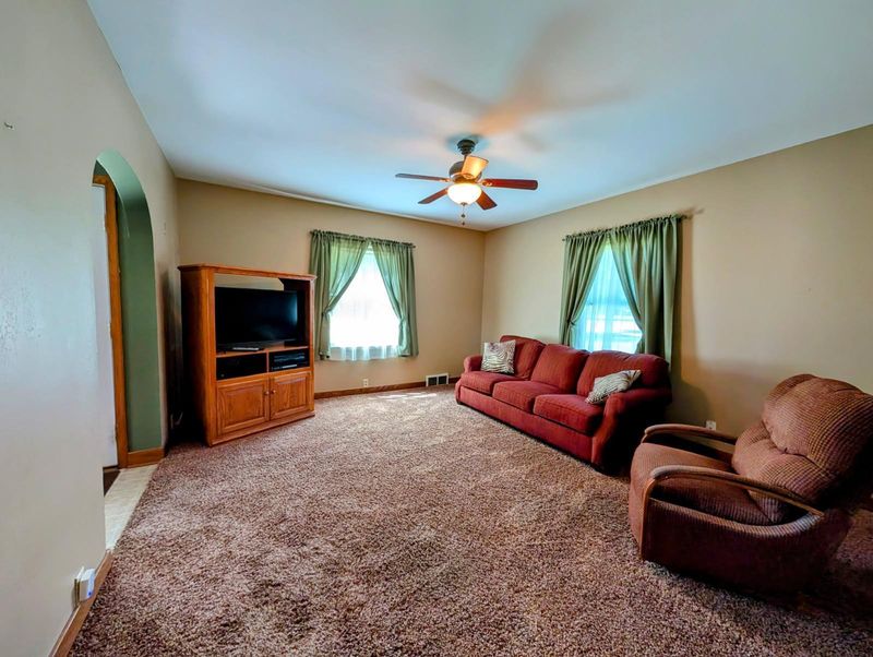 918 N 3rd St, Montevideo, MN 56265