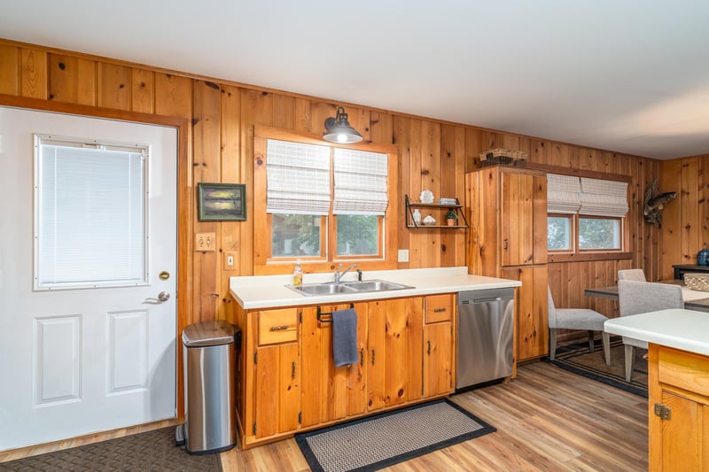 39326 W Shore Dr SE, Erskine, MN 56535
