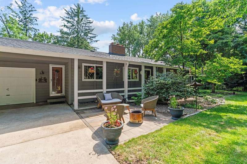 44 Robb Farm Rd, North Oaks, MN 55127