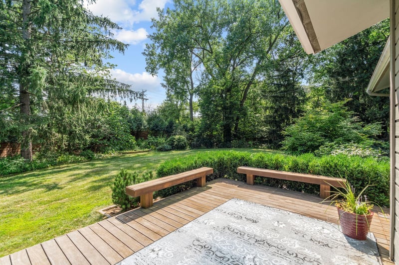 44 Robb Farm Rd, North Oaks, MN 55127