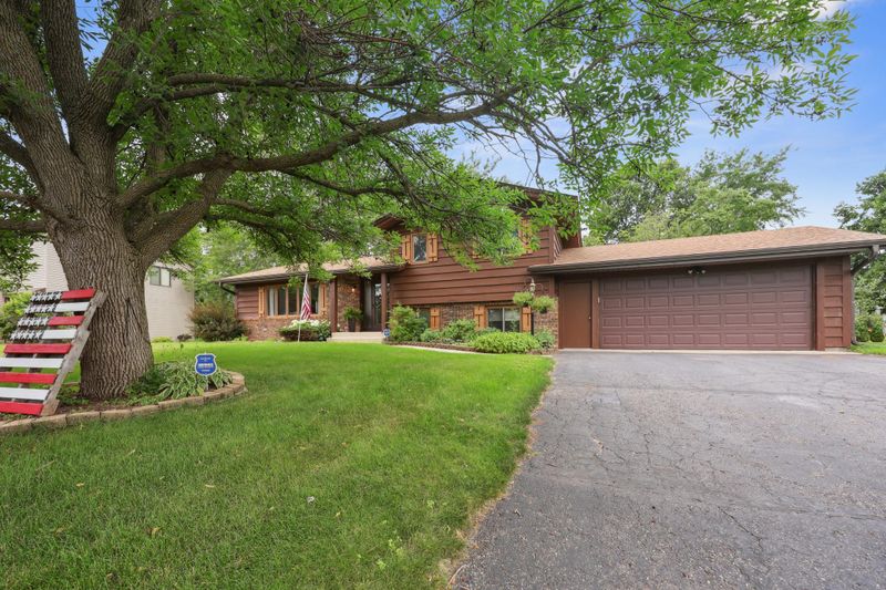 935 Julie Dr, Saint Cloud, MN 56303