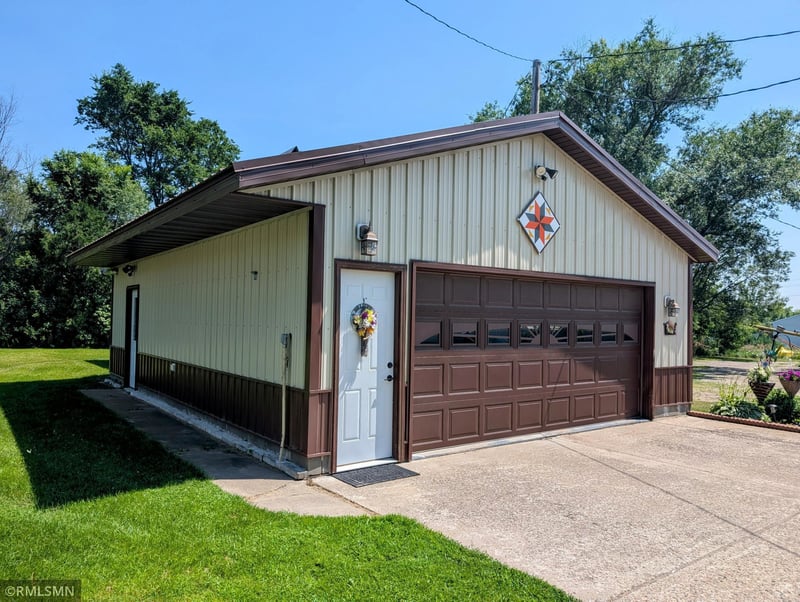 221 3rd Ave NE, Eagle Bend, MN 56446