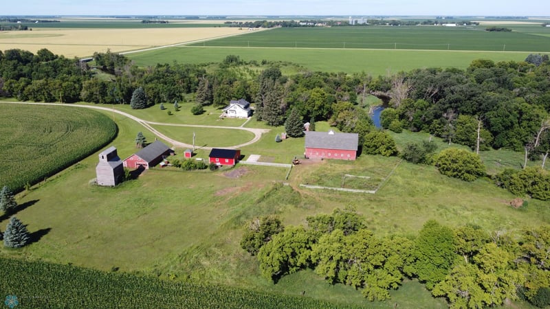 8314 80th Ave S, Sabin, MN 56580