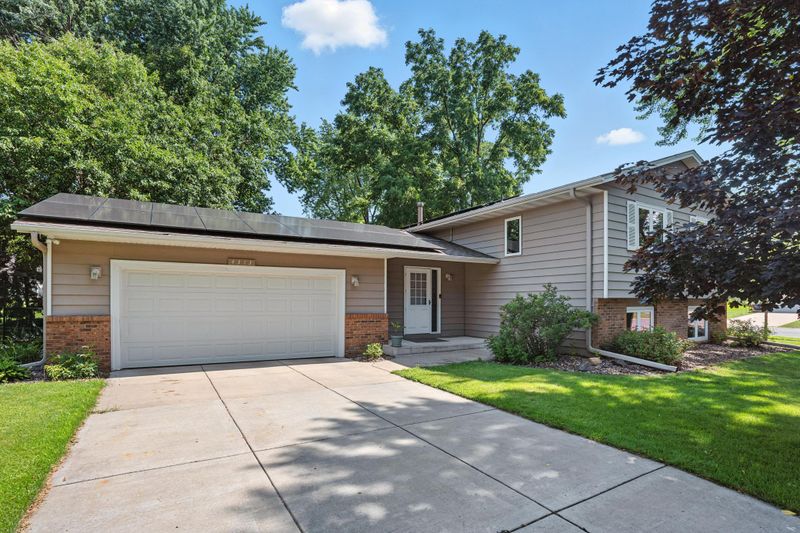 4313 Bear Path Trl, Eagan, MN 55122